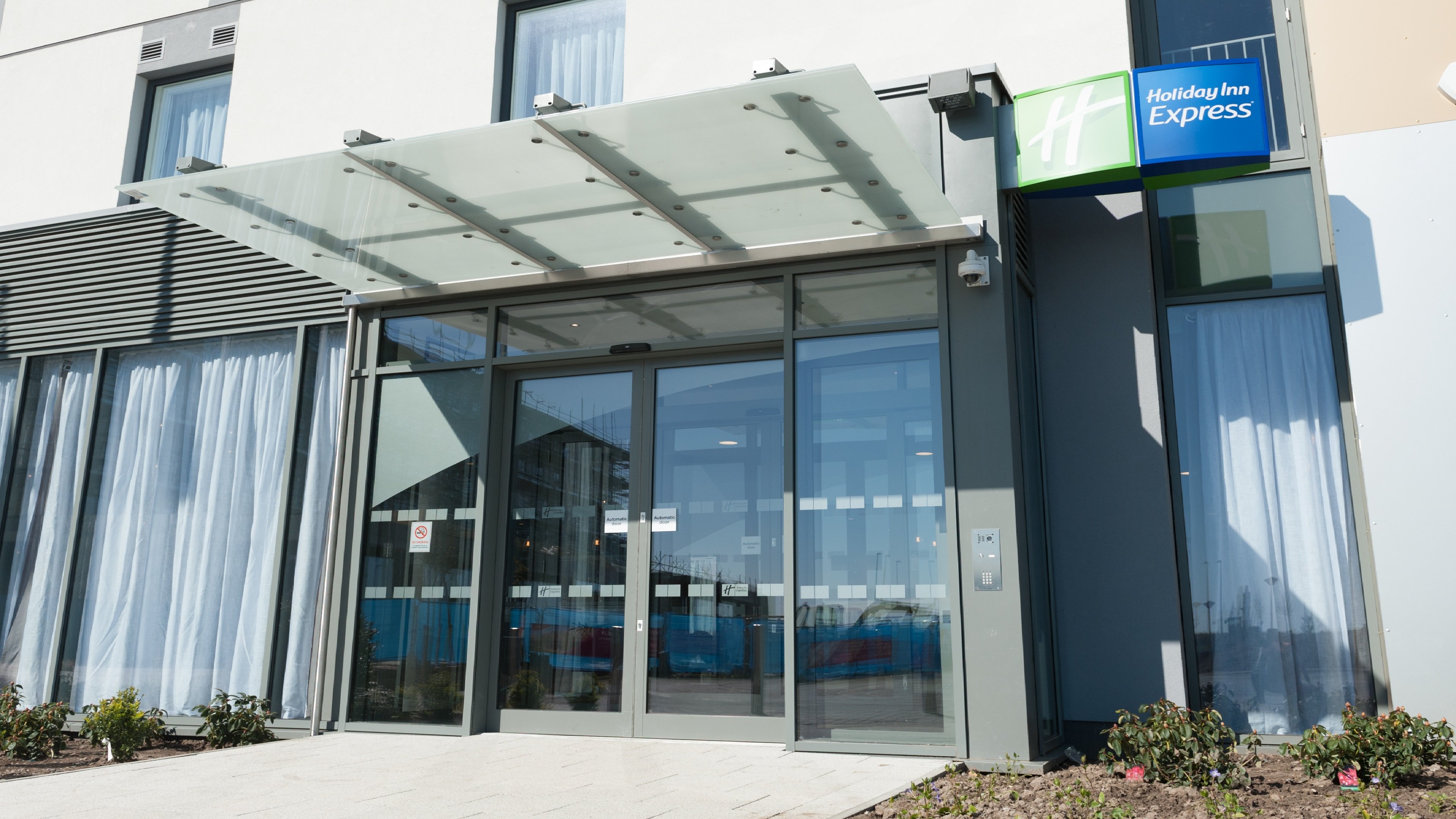 Holiday Inn Express Aberdeen Airport 3/72