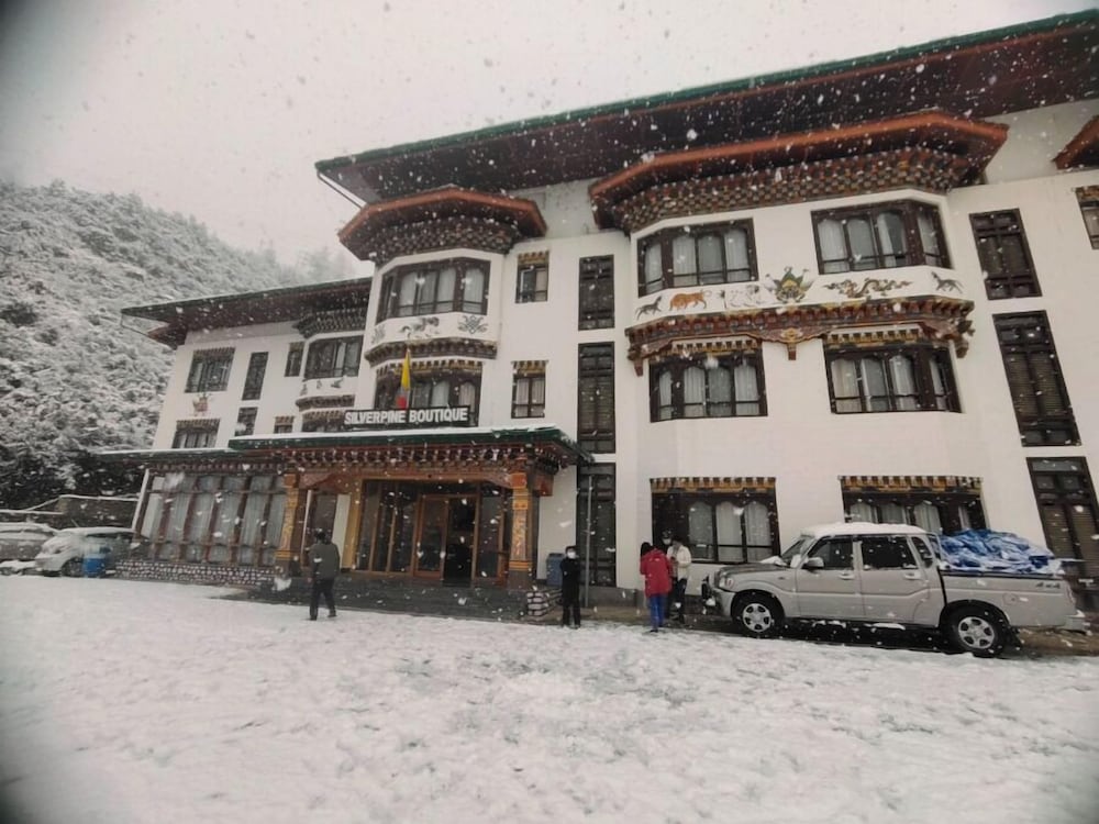 Bhutan Silverpine Resort 10/50