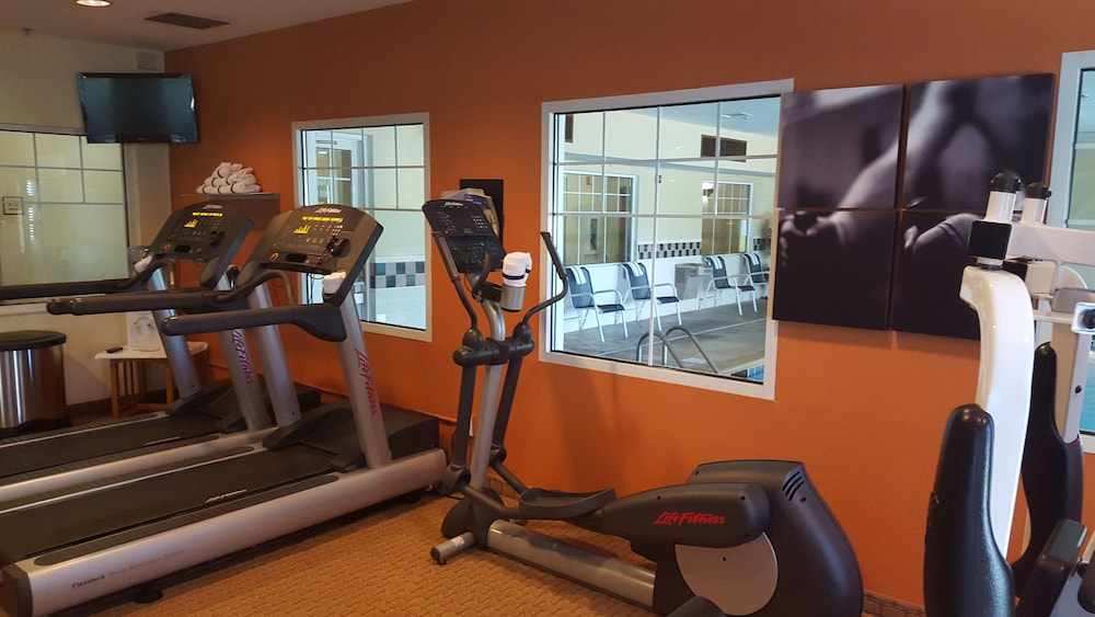 Country Inn & Suites by Radisson, Bloomington-Normal West, IL 31/56