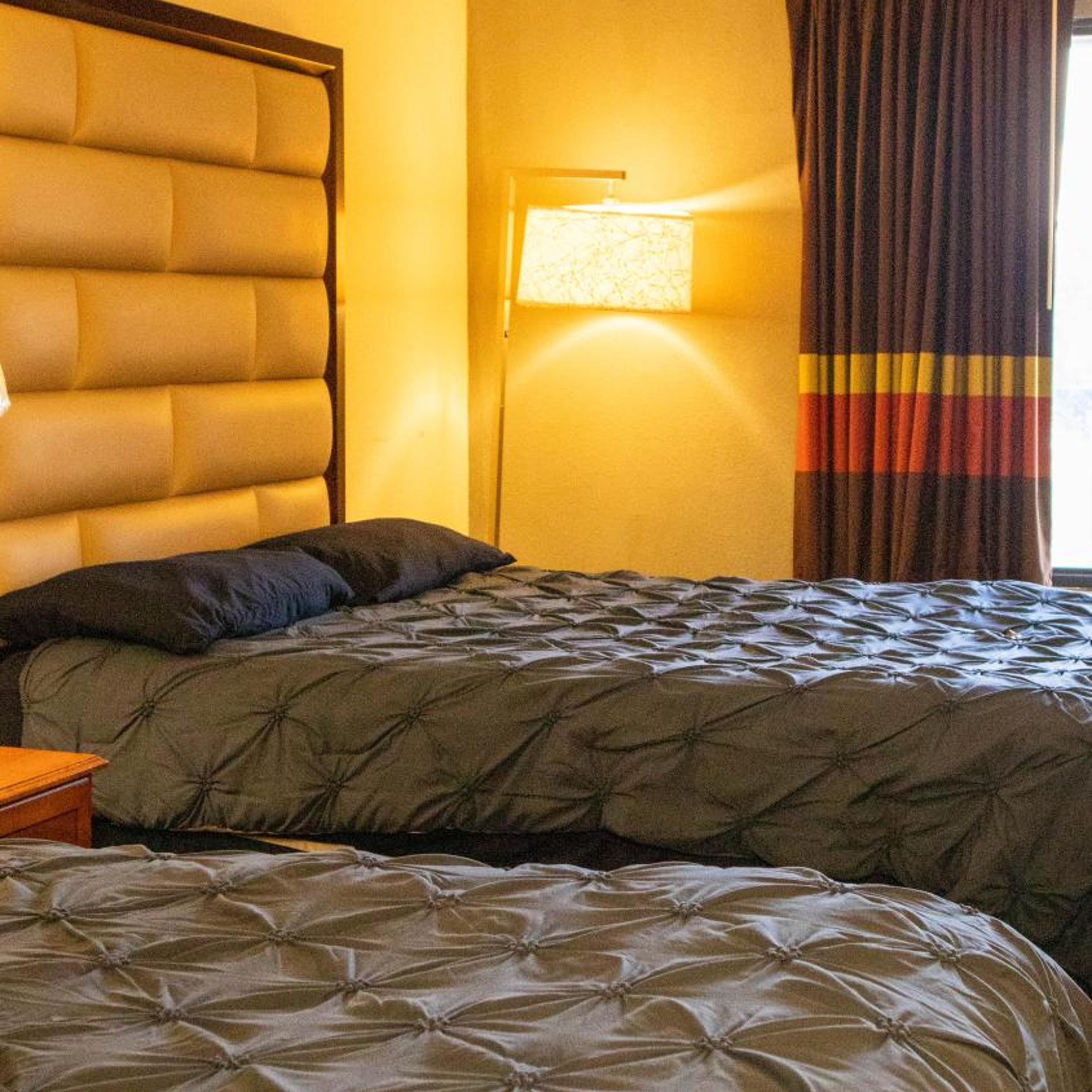 DAYS INN YANCEYVILLE 19/32