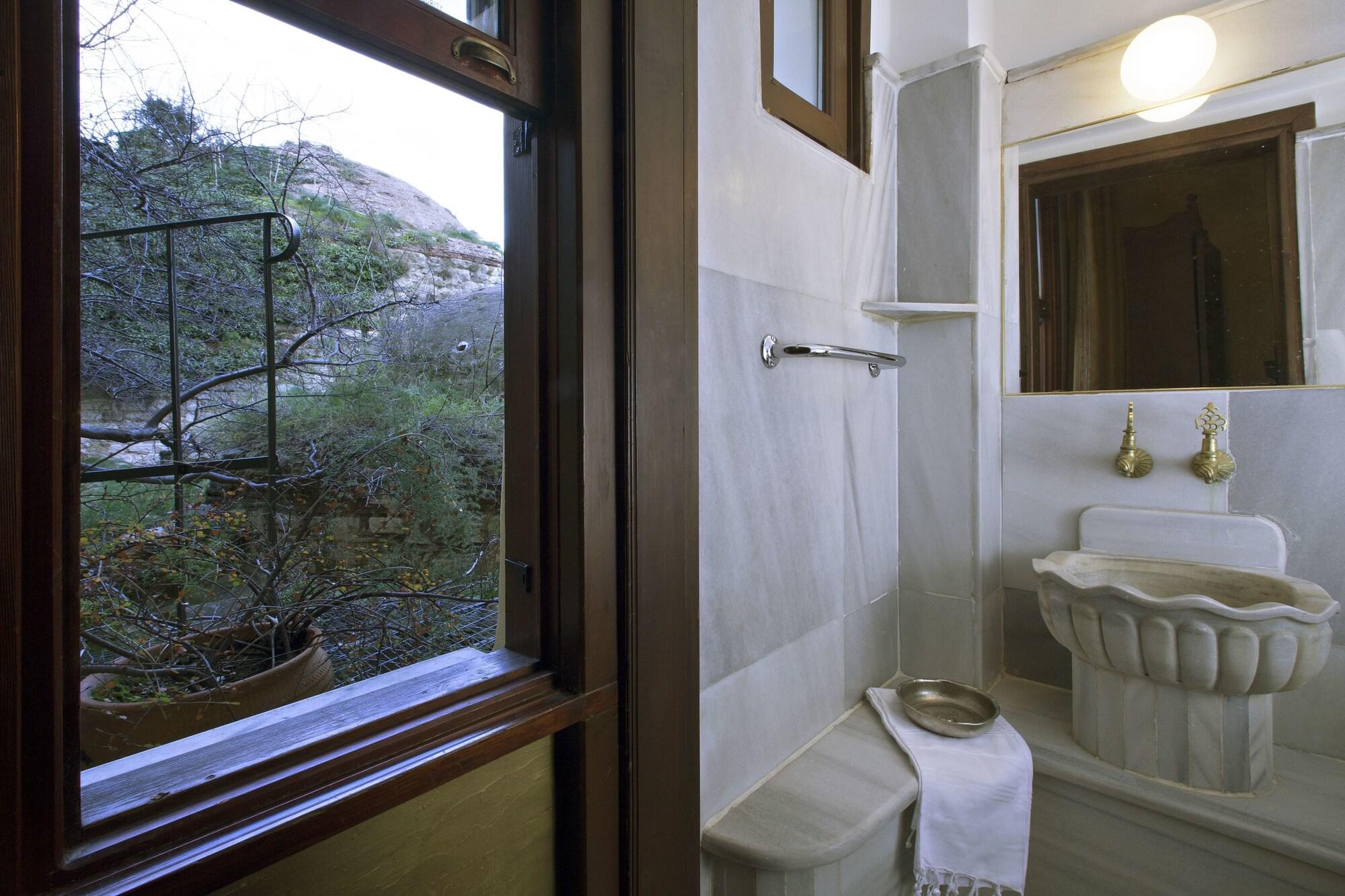 Hotel Empress Zoe 98/100