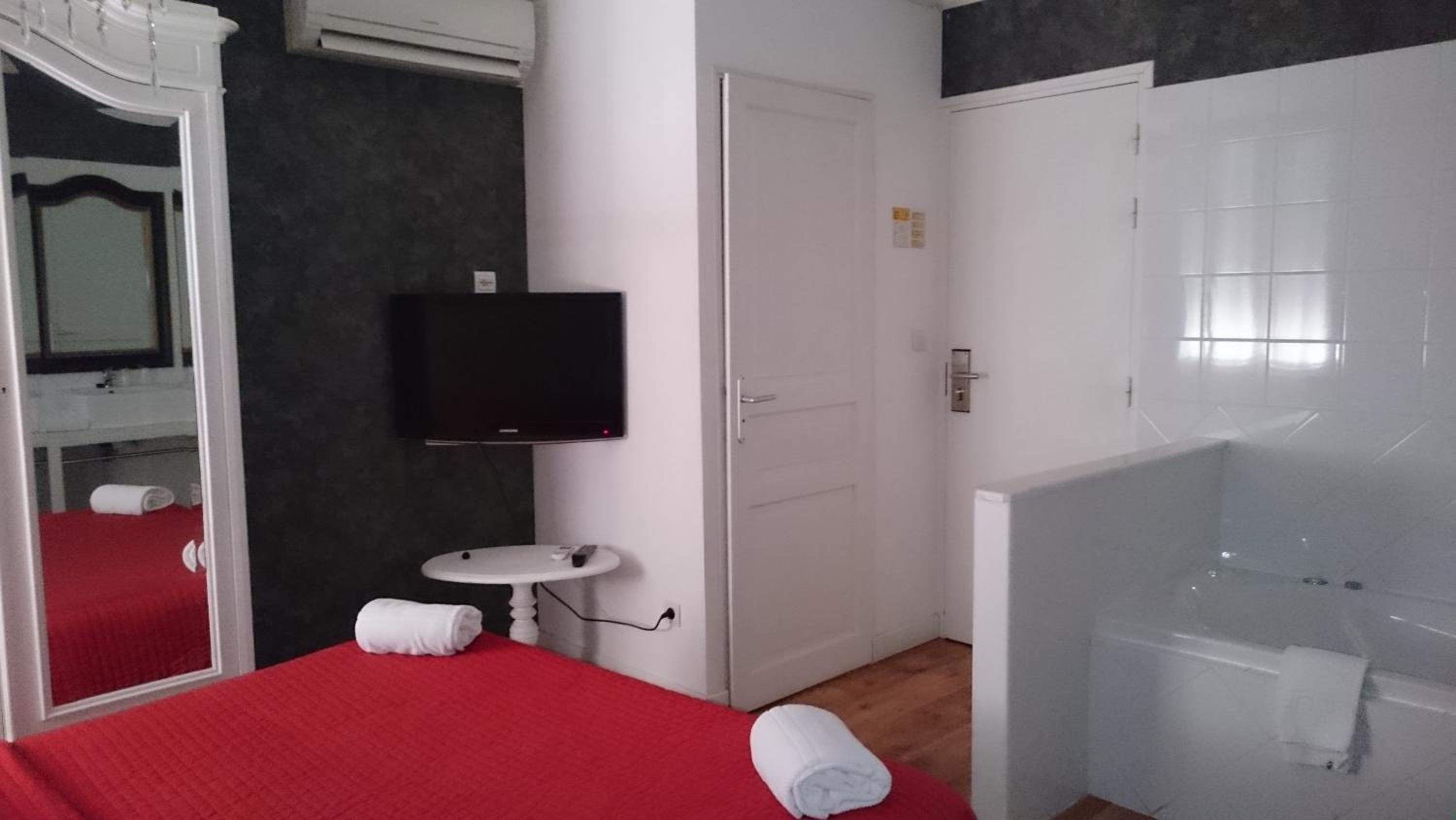 P'TIT DEJ-HOTEL MARTIGUES LE 5 40/57