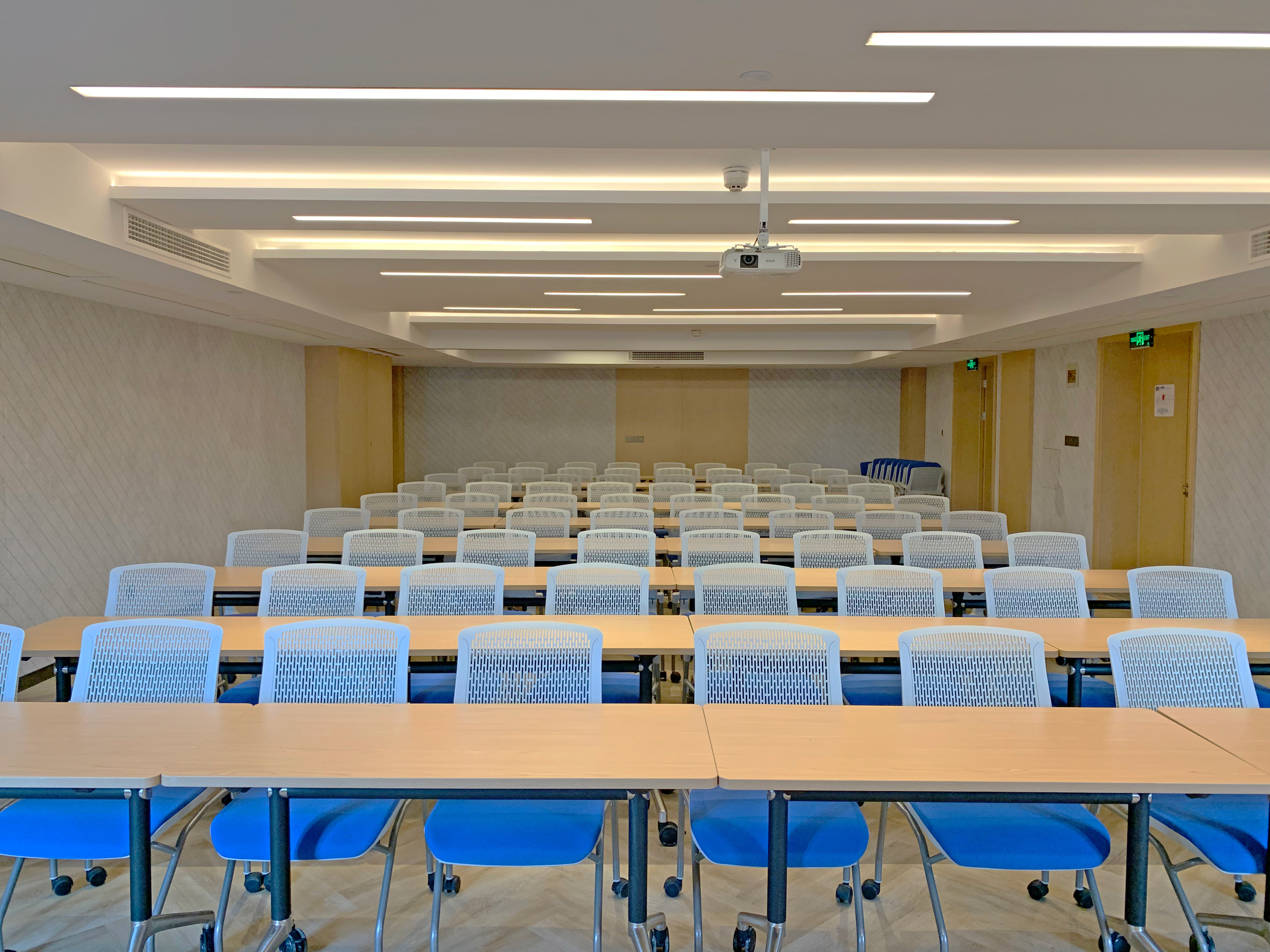 Holiday Inn Express Shanghai Jiading New City 18/19
