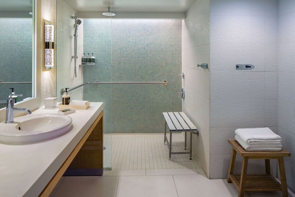 Hyatt Centric Key West Resort and Spa 69/71