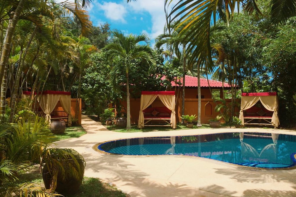 Sazana Villa Resort 24/26