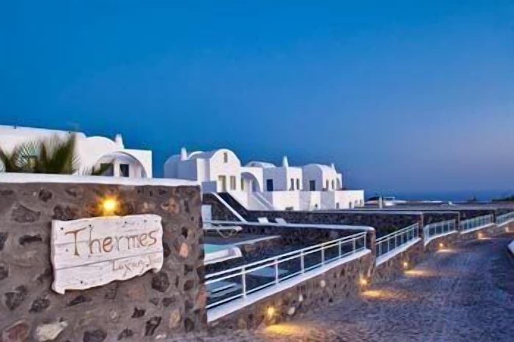 Thermes Luxury Villas by Mr. and Mrs. White 45/50
