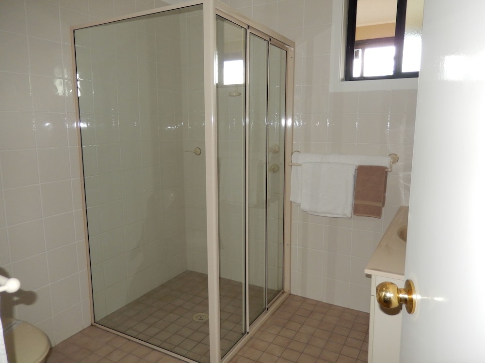 PIONEER WAY MOTEL 25/55