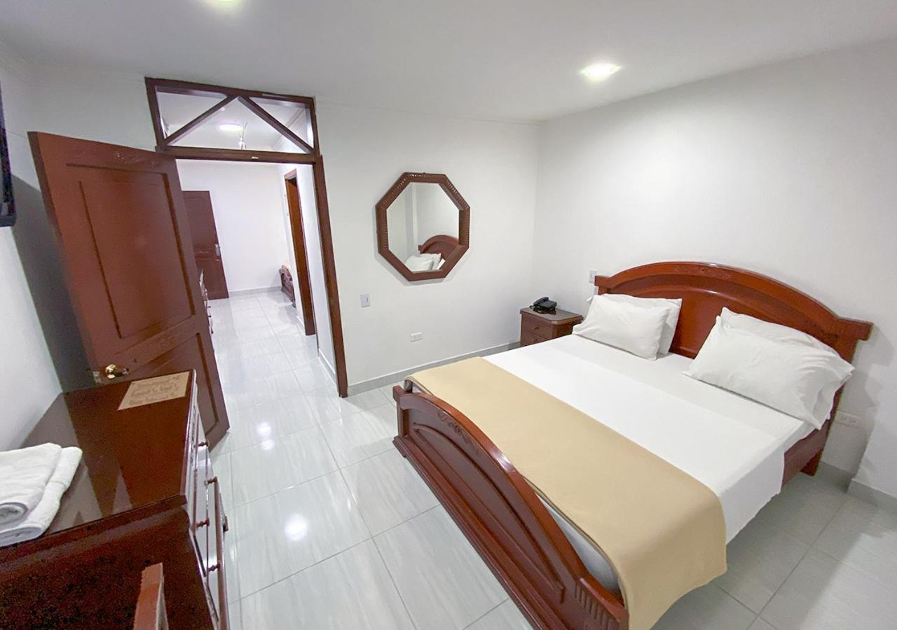 Hotel Exelsior 8/48