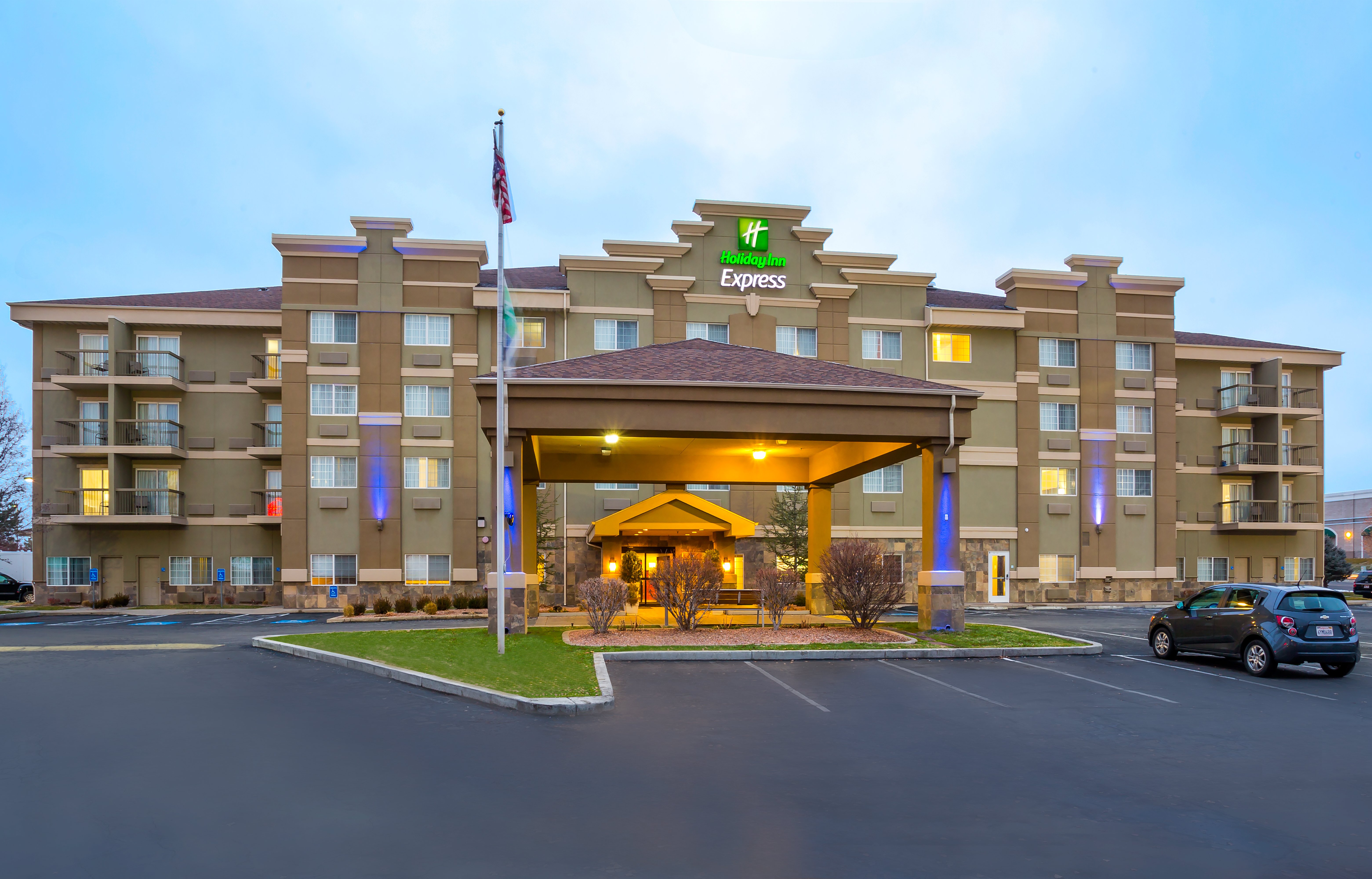 Holiday Inn Express Layton 46/46