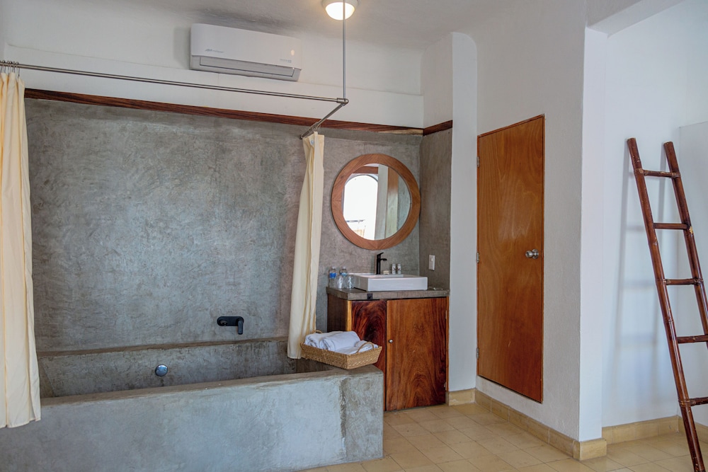 Amaca Hotel Puerto Vallarta 12/76