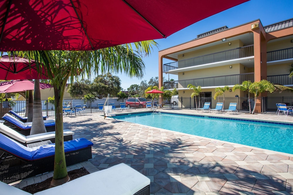 Days Inn by Wyndham Sarasota Bay 6/34