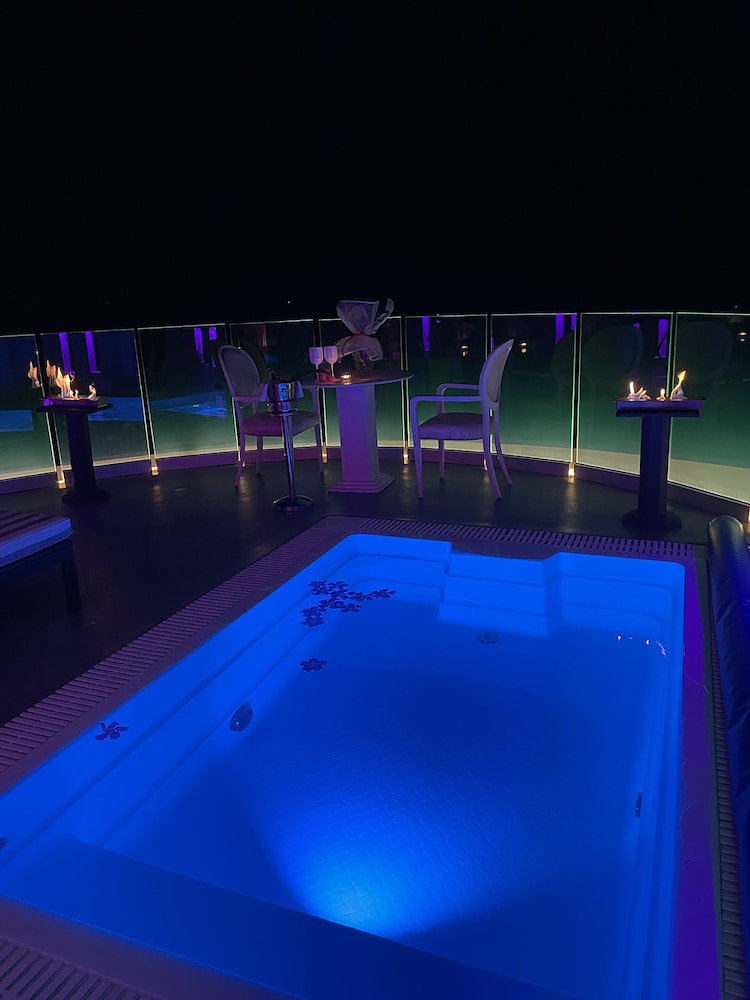Panorama Suites And Spa 61/85