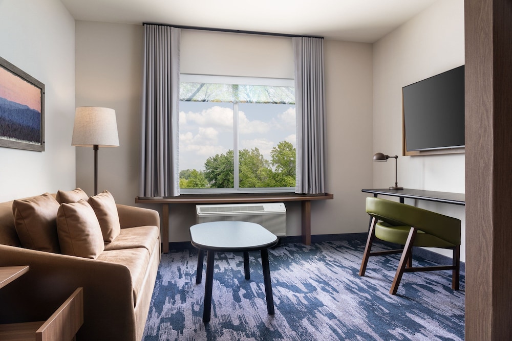Fairfield Inn & Suites by Marriott Cleveland Tiedeman Road 15/26