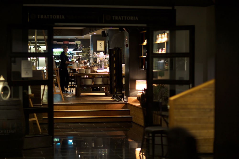 restaurant-cafeteria