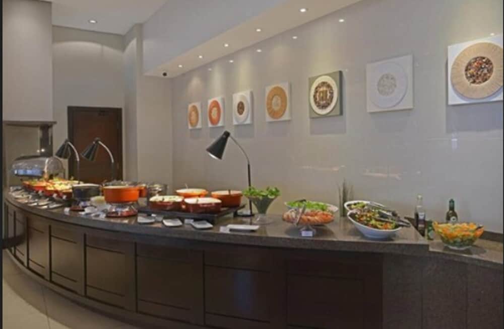 Hotel Deville Prime Cuiaba 67/86