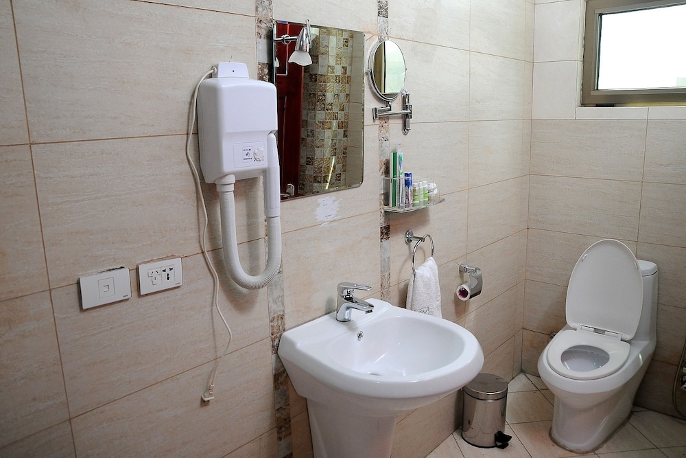 Zola International Hotel 39/50