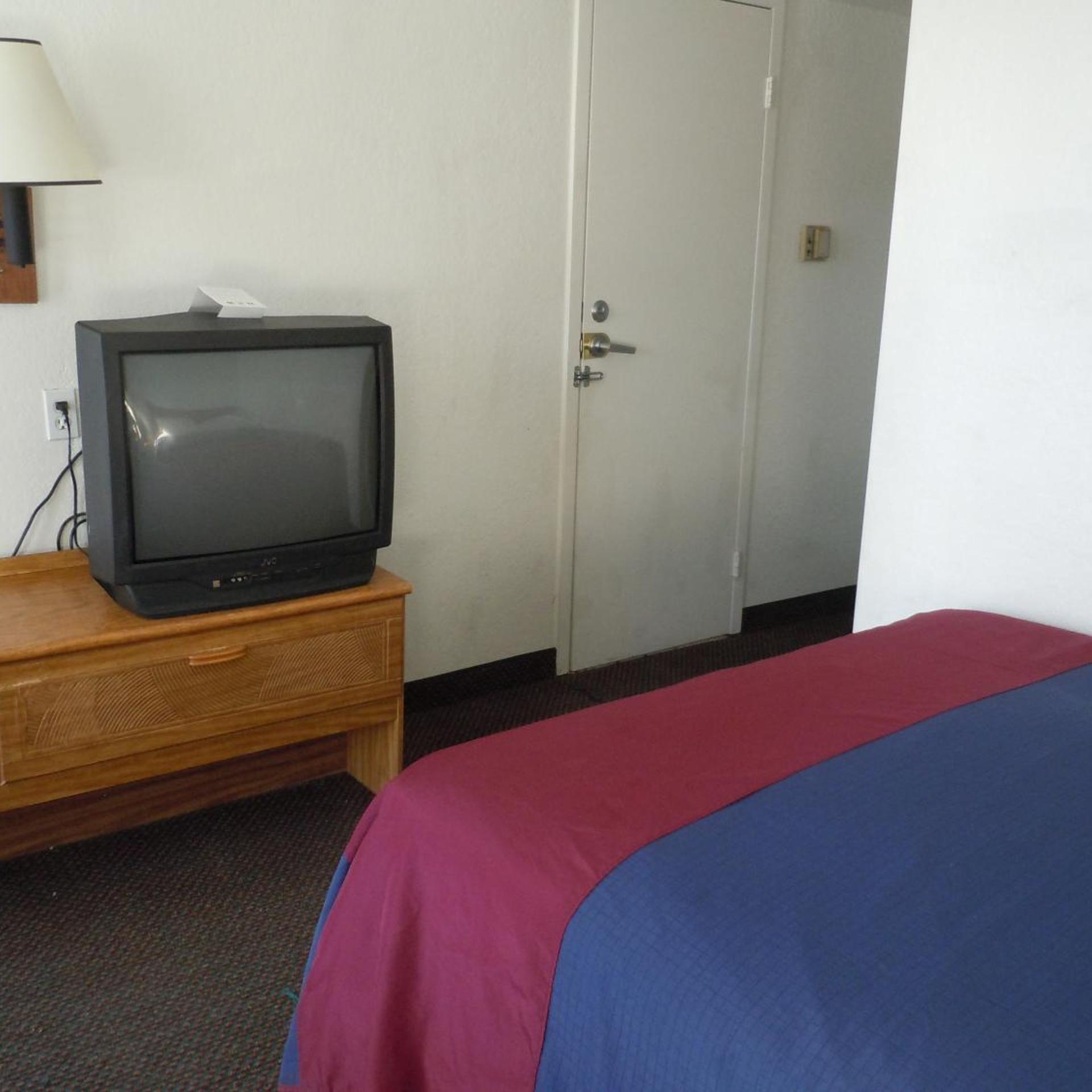 Travelodge by Wyndham Grand Rapids North 21/27