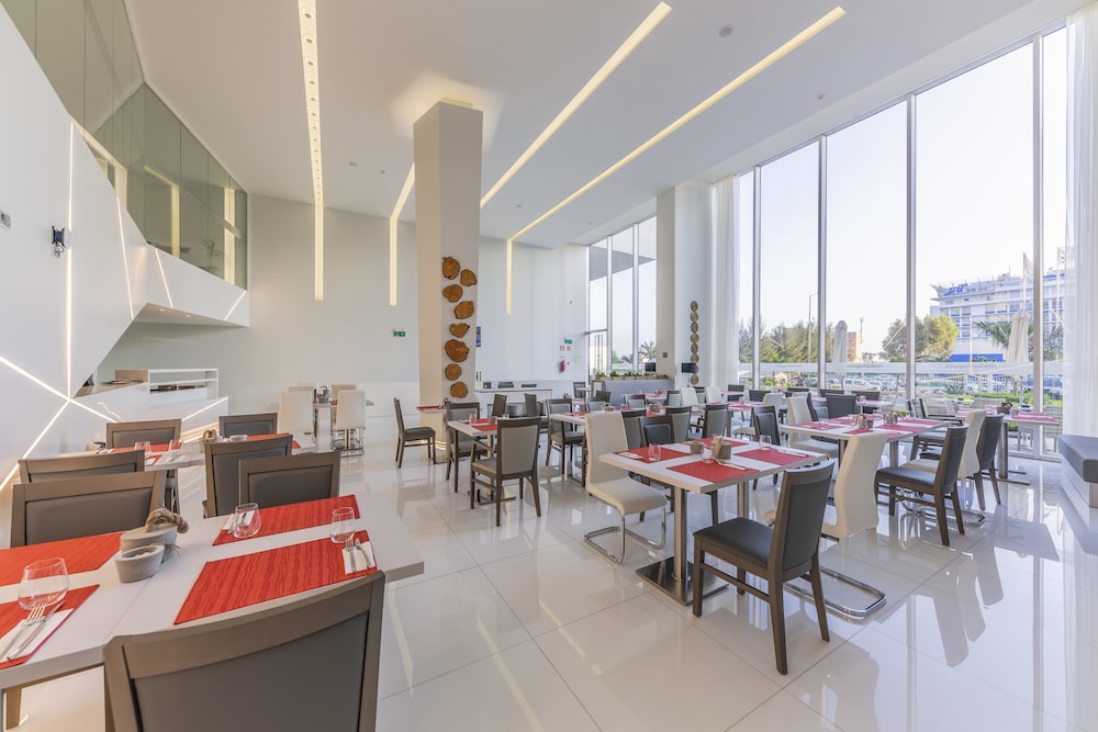 Melia Maputo Sky 44/66