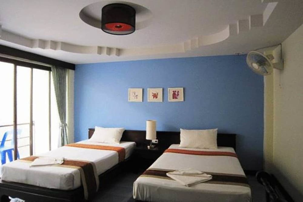 J Hotel 35/51