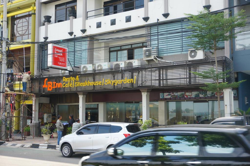 Losari Beach Inn 7/32