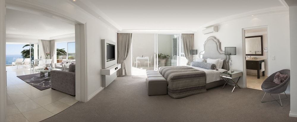 The Clarendon - Bantry Bay 13/50