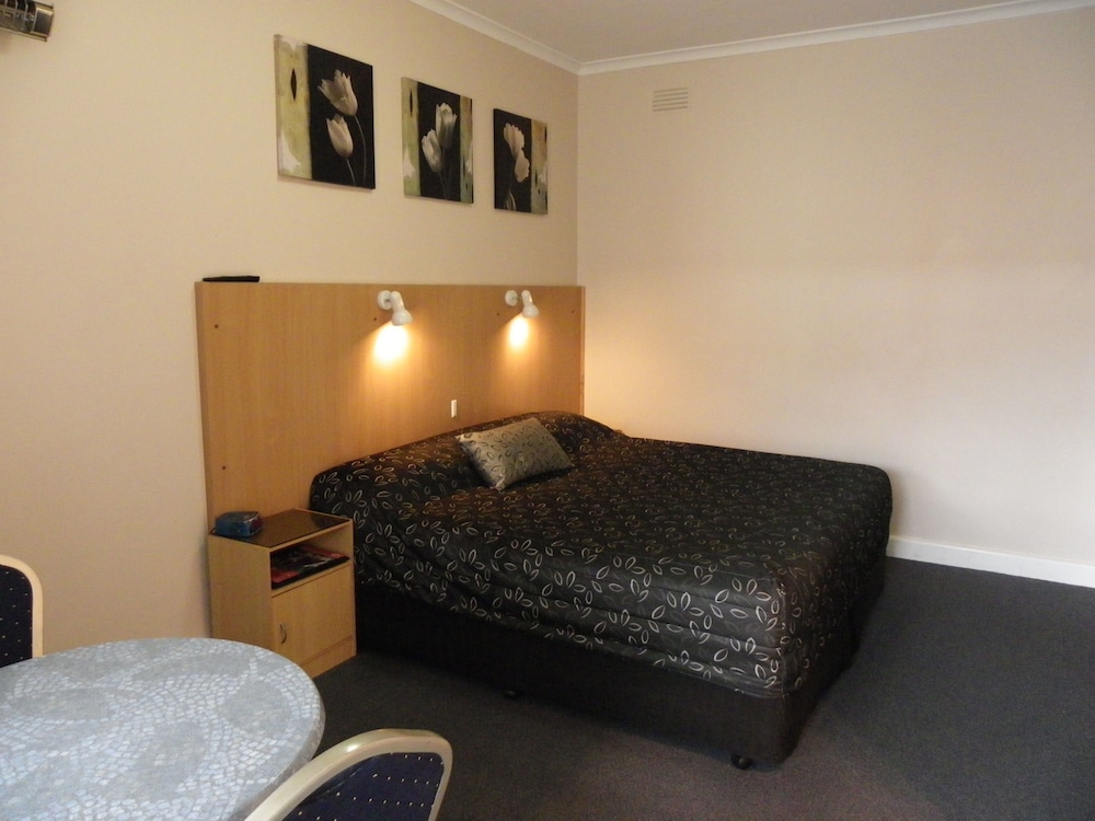 Albury Clifton Motel 6/18
