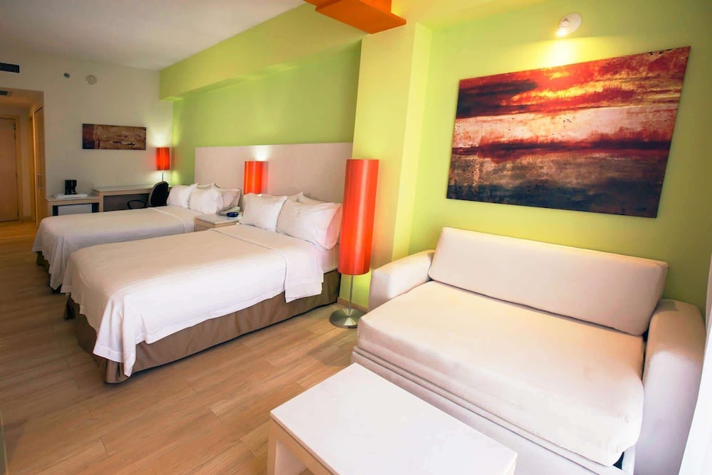 غرفة قياسية بسريرين مزدوجين مع أريكة، BelAir Business Salamanca 3/5