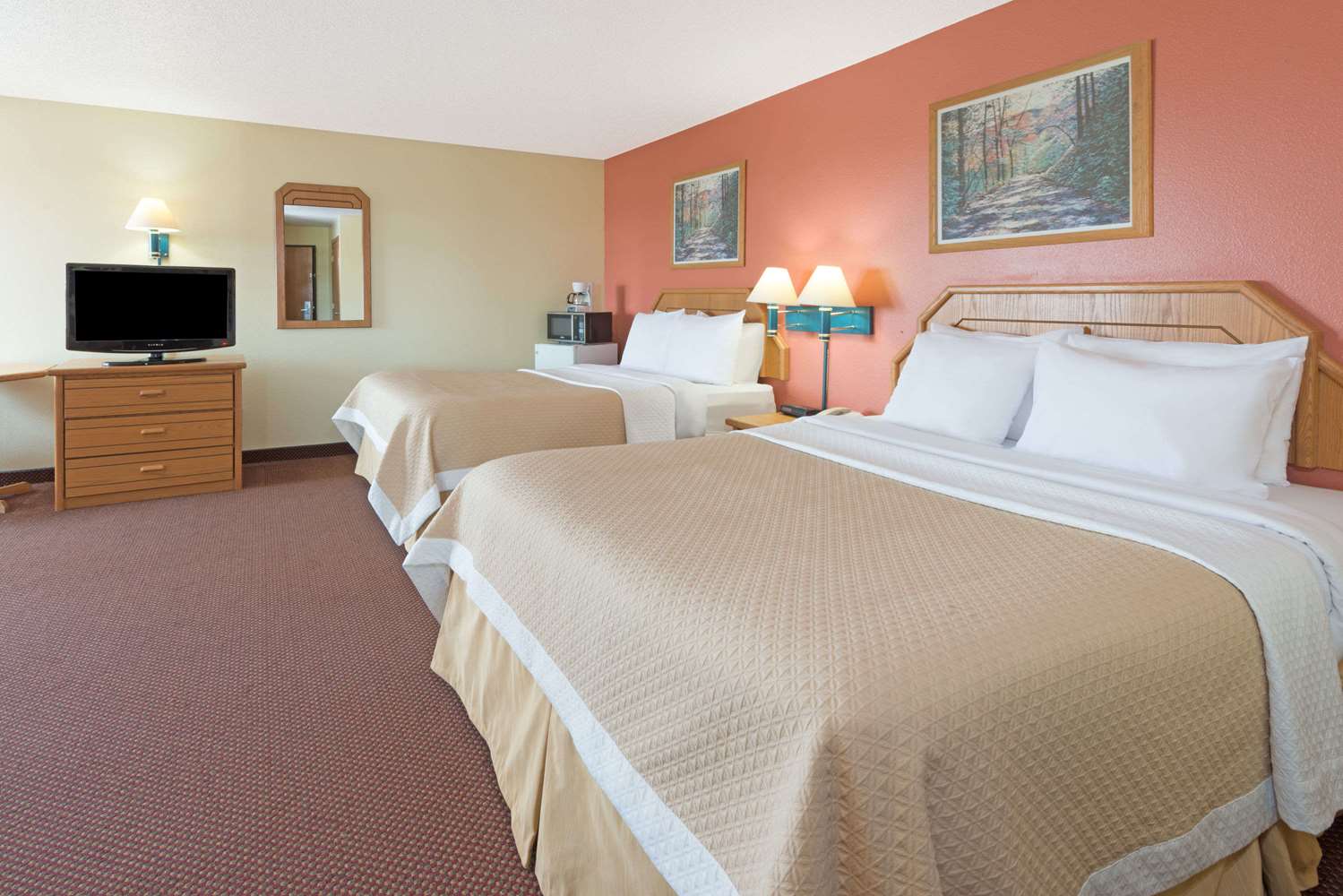 Days Inn by Wyndham Cameron 4/8