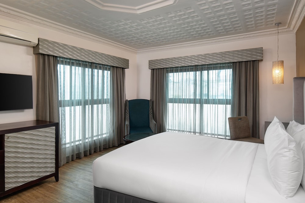 Protea Hotel By Marriott Lagos Kuramo Waters 24/71