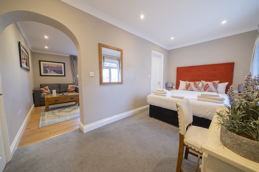 شقة بسرير كوين، Peartree Serviced Apartments 3/6