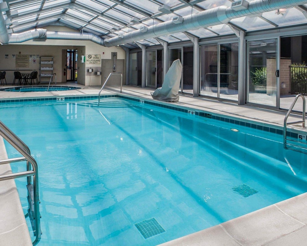 Quality Inn & Suites Peoria 4/50