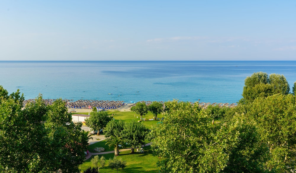 CRONWELL PLATAMON RESORT 44/50