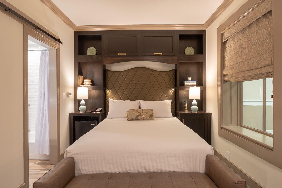 Interior, Petite, Queen Bed