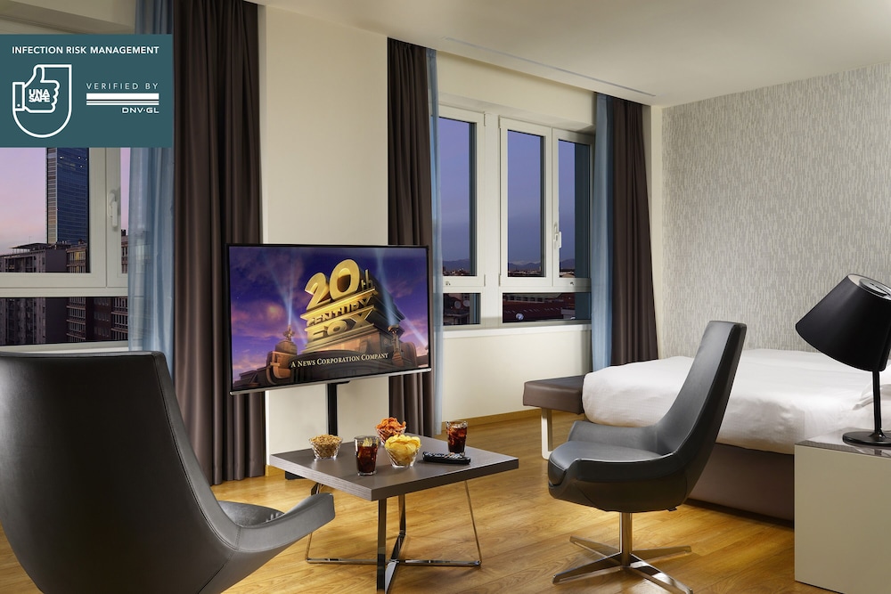 Unahotels Century Milan 50/50