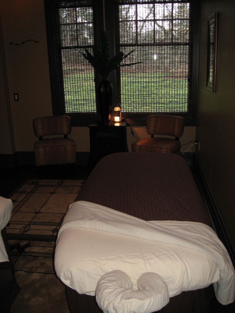 Columbia Gorge Hotel And Spa 13/62