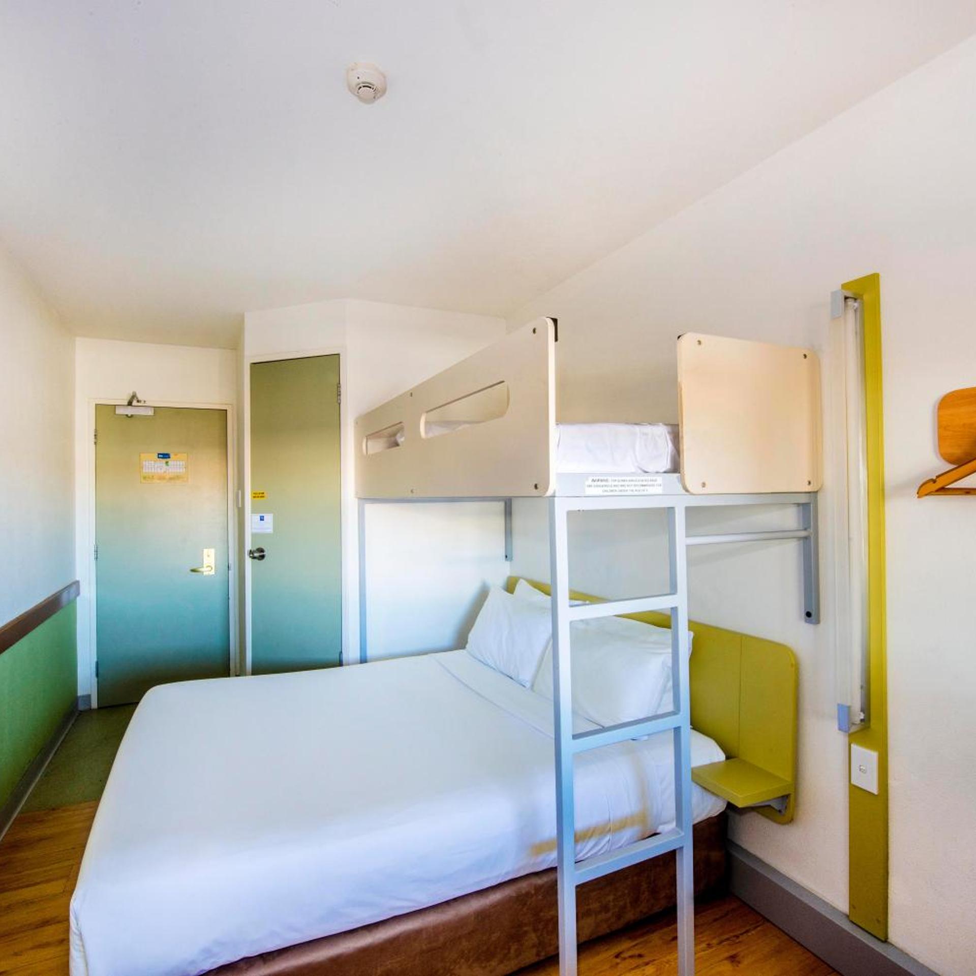 Standard, Single, Bunk Bed, Queen Bed، ibis budget Campbelltown 5/7
