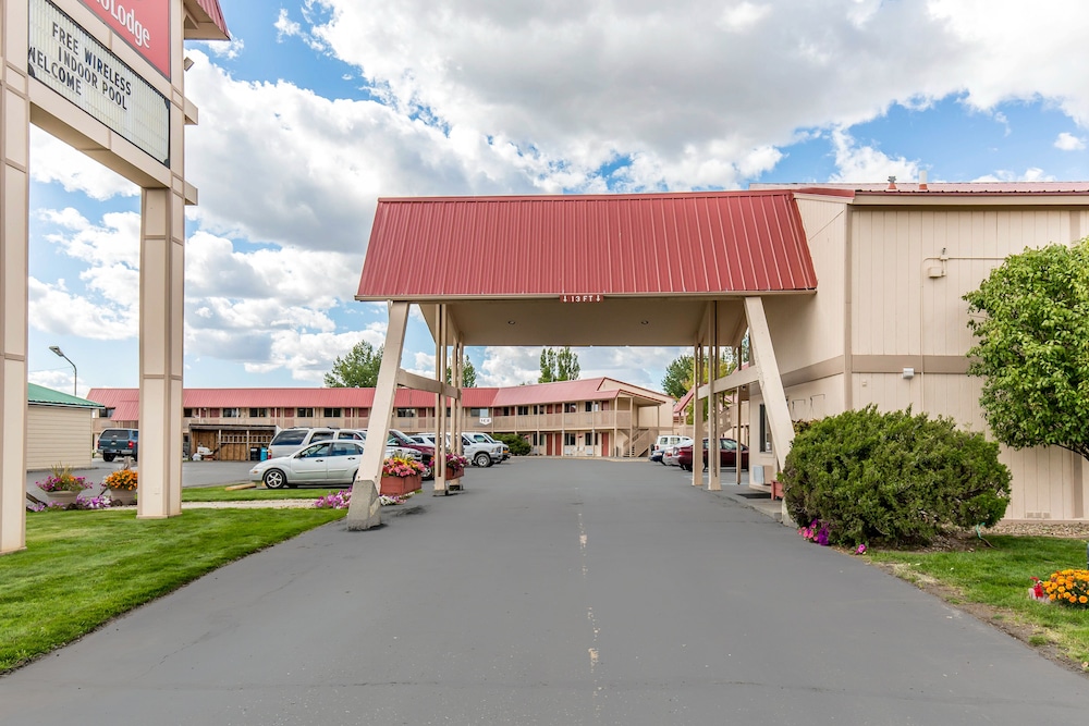 Econo Lodge Miles City I-94 1/25