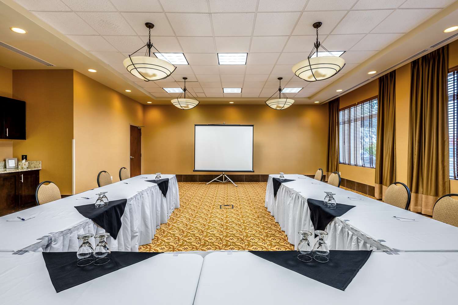 Best Western Sunrise Inn and Suites 19/21