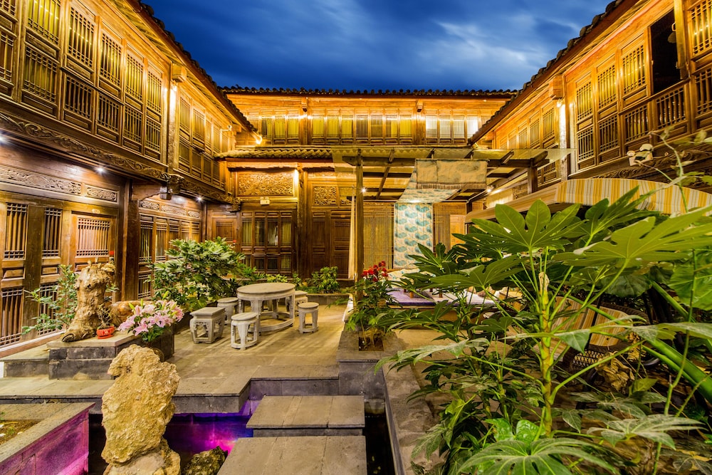 Lijiang Wengjia Dayuan 37/45