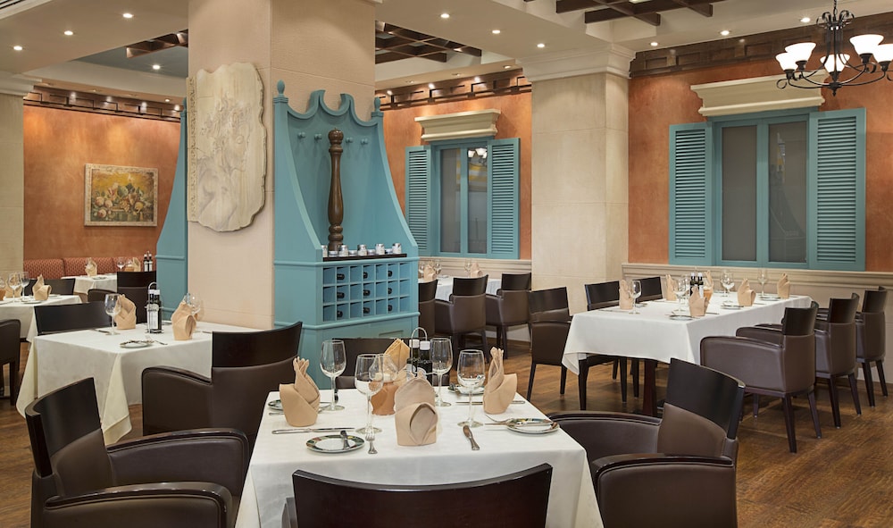 Radisson Blu Hotel & Resort Al Ain 51/66