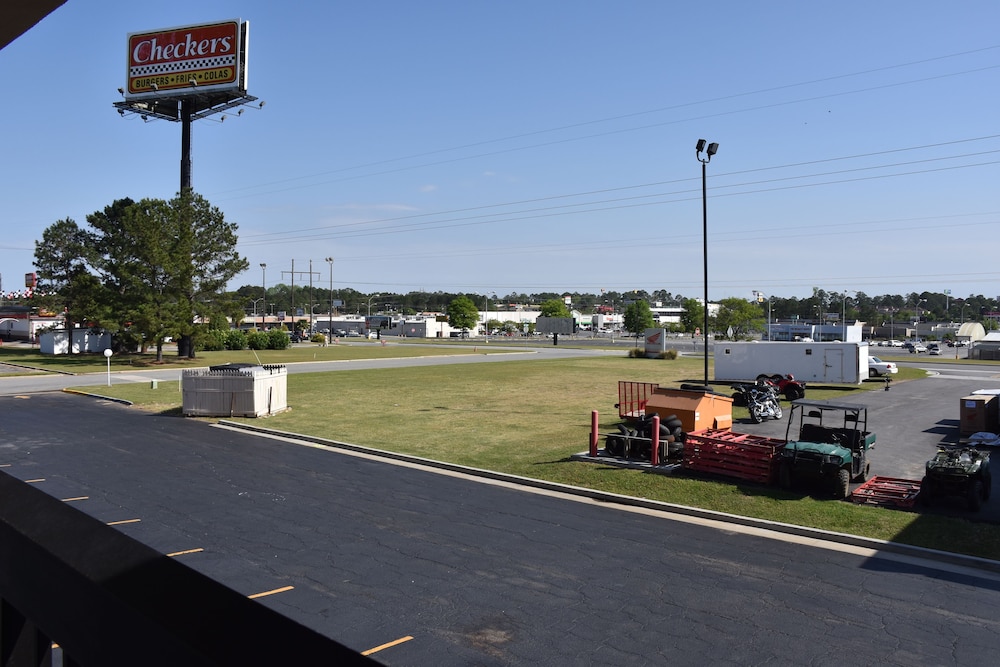 Super 8 by Wyndham Tifton 47/54