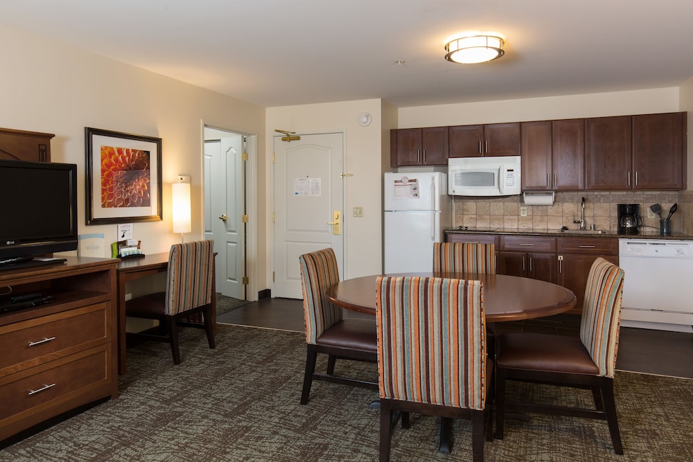 Staybridge Suites Toledo - Maumee 49/72