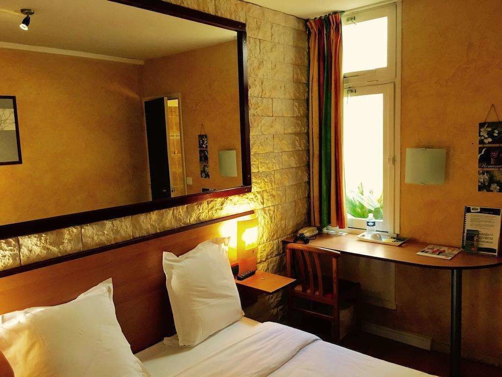 Brit Hotel Bosquet 16/27