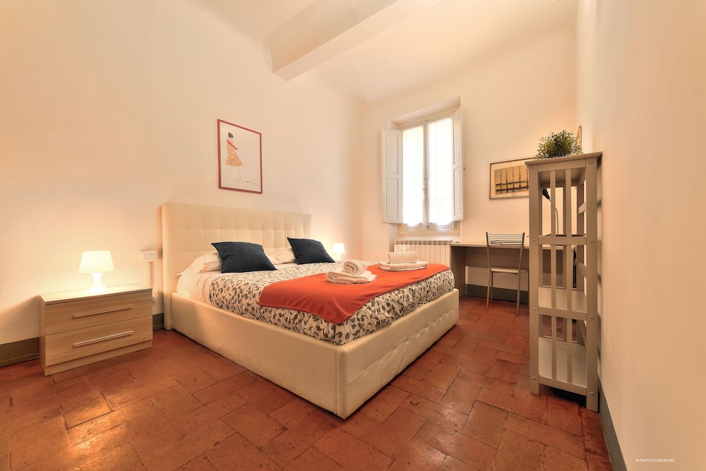 Wine Apartments Florence Colorino 4/19