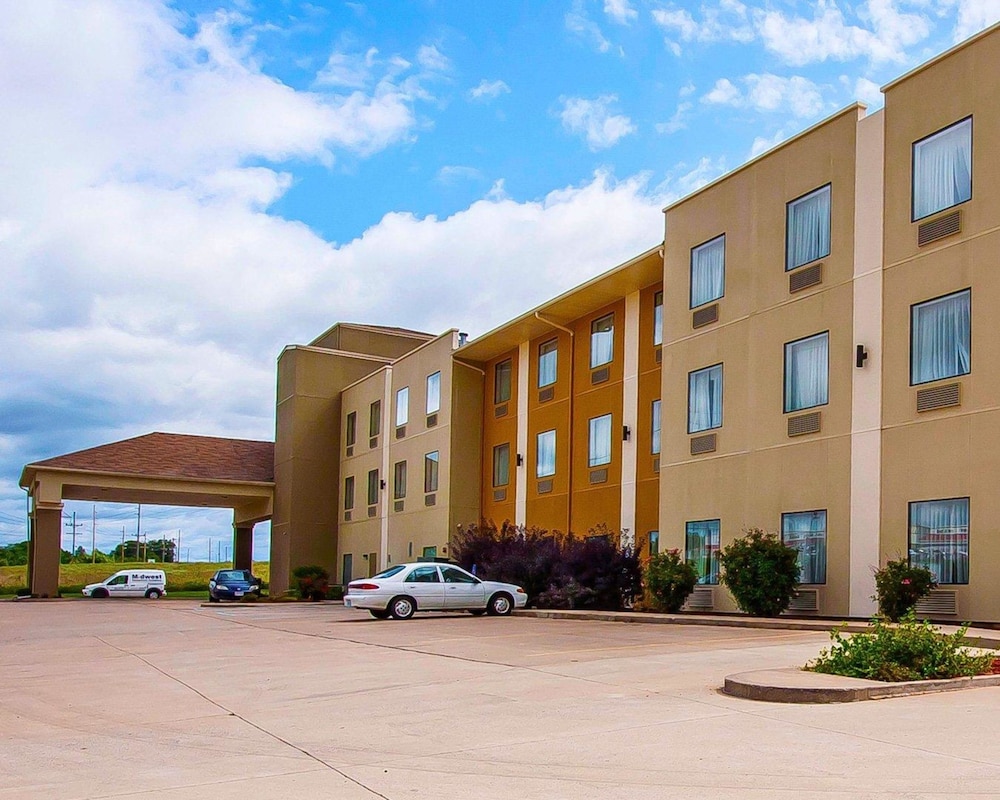 Comfort Suites Jackson Cape Girardeau 1/63