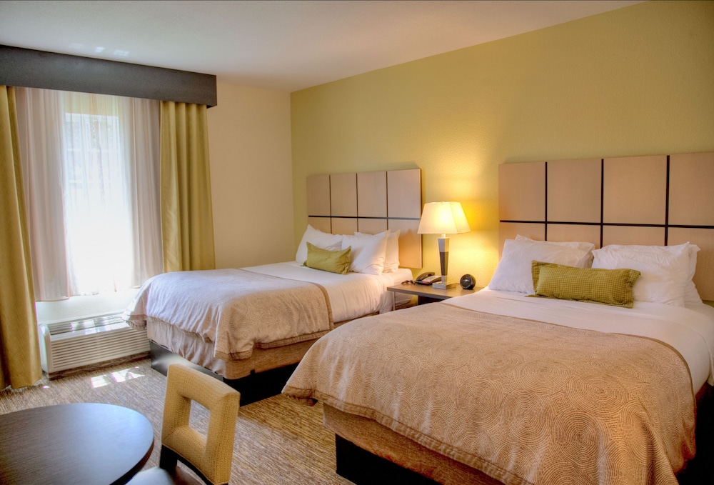 CANDLEWOOD SUITES ALEXANDRIA 10/41