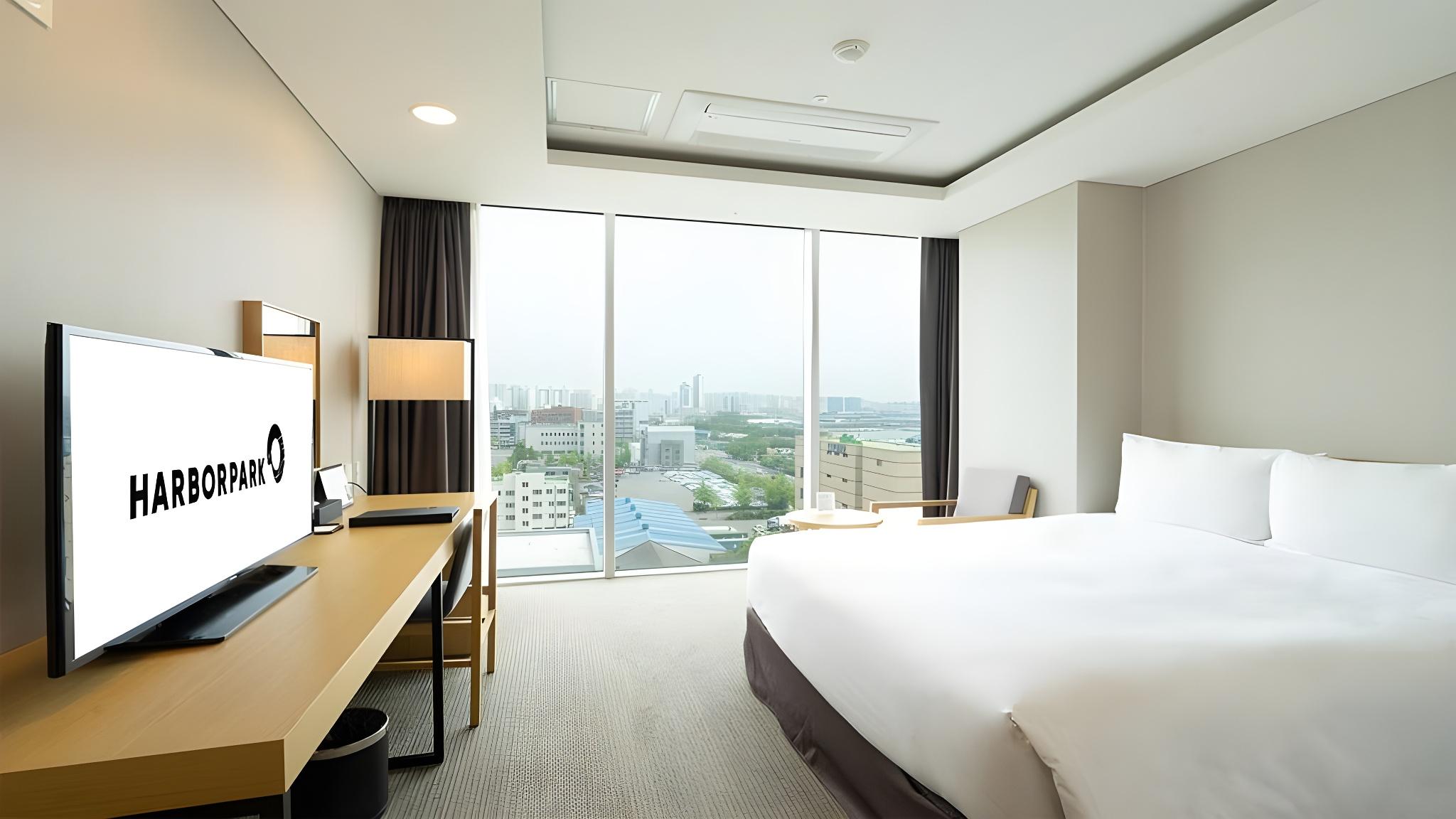 DELUXE, DOUBLE BED