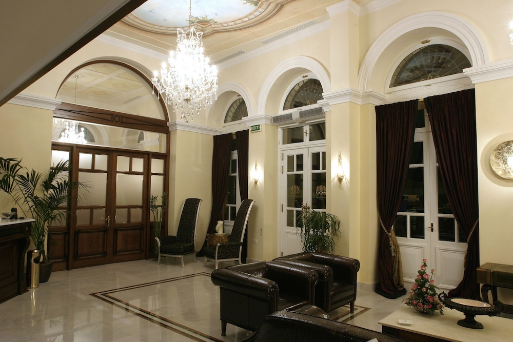 Grande Bretagne Hotel 32/53