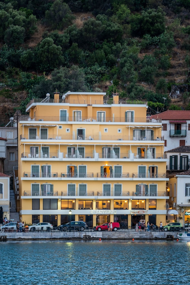 PANTHEON HOTEL 2/50