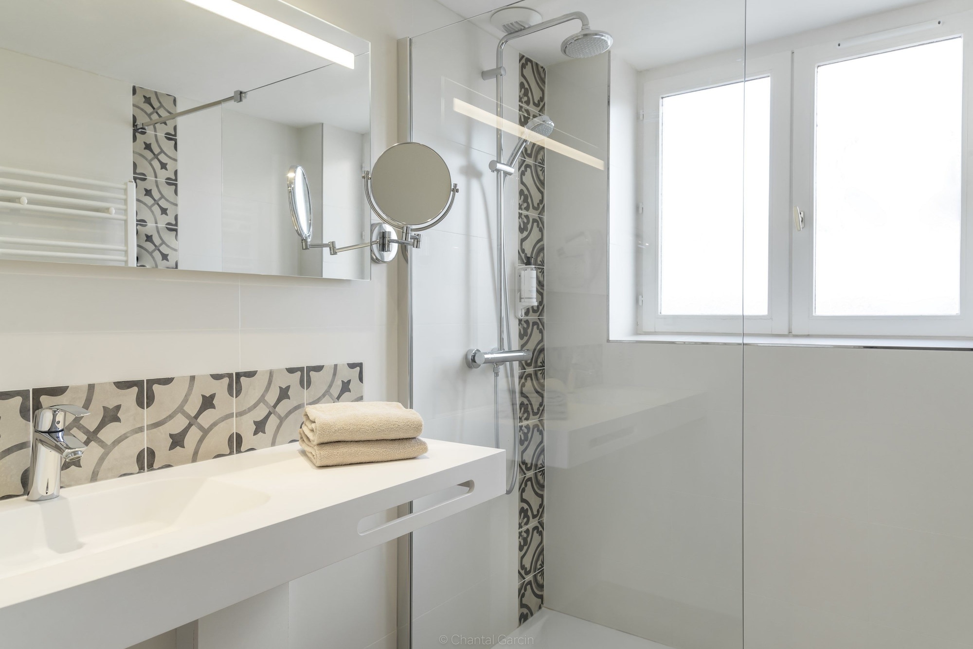 Charme, Double Bed، Hotel De L Univers 4/5